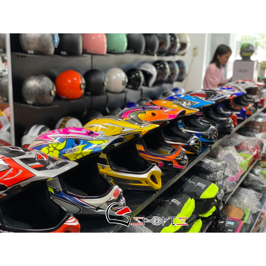 Mũ bảo hiểm cào cào Zeus xuất dư