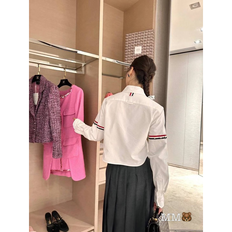 Áo sơ mi thomebrown croptop hot năm nay đây ạ🔥