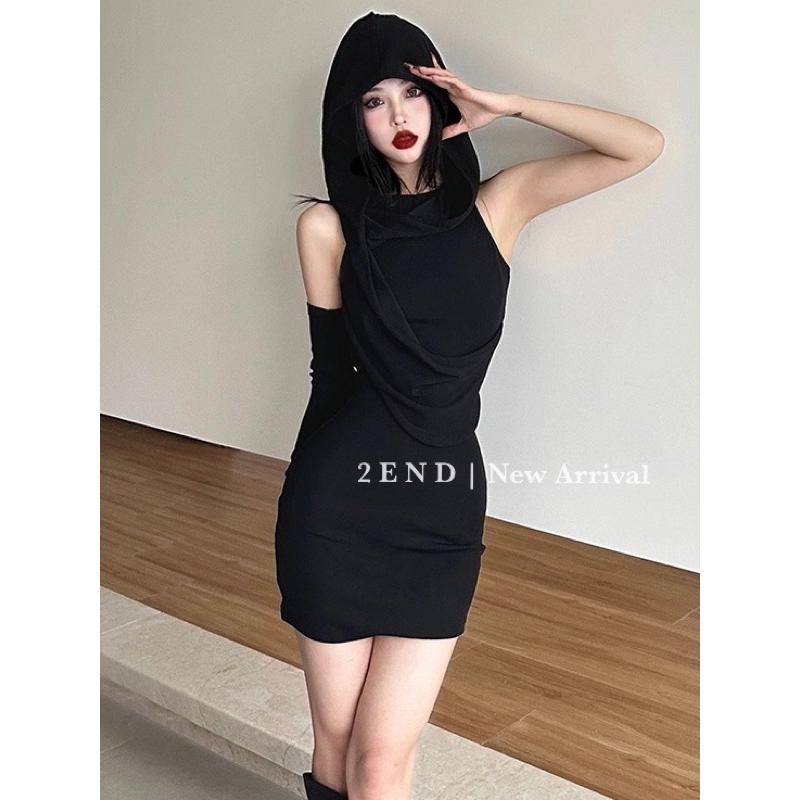 2END Váy body đen kèm mũ dáng hoodie
