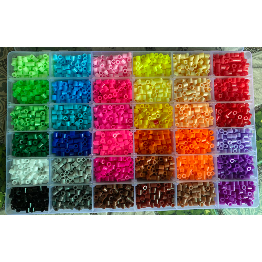 Vòng đeo chân chim gồm 36 màu sắc khác nhau