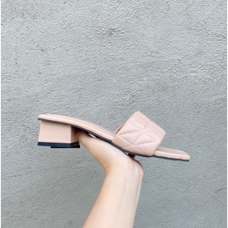 Dép/Guốc quai ngang trần trám 3 phân gót vuông