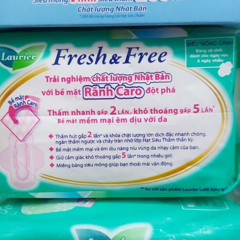 Băng vệ sinh Laurier Fresh & Free siêu mỏng cánh 22cm x 8 miếng