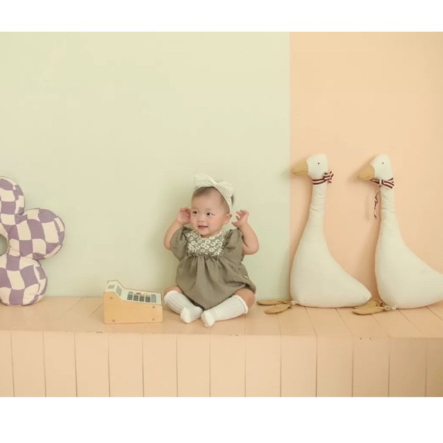 Body suit liền thân cổ bèo ren hoa nổi Tiệm Su Kids