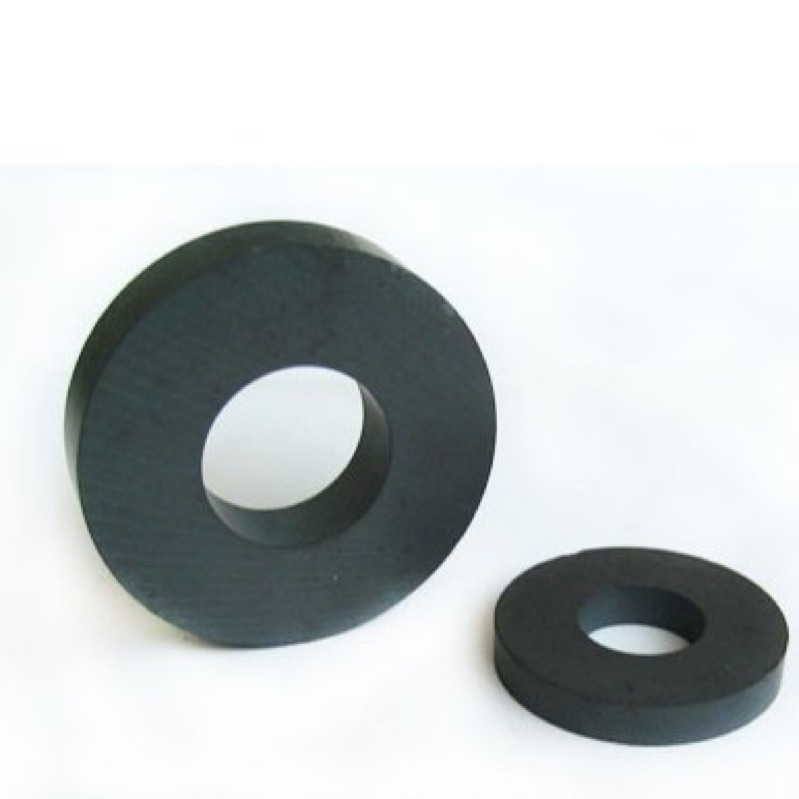 Nam châm ferrite 45x8 lỗ 19mm, nam châm đen làm loa, nam châm đen.