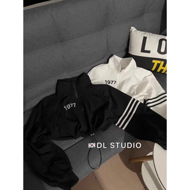 Áo khoác dù form lưng  Áo khoác lững chất dù gió hai lớp dày dặng hot trend có khoá kéo 3 sọc thêu chữ 1977