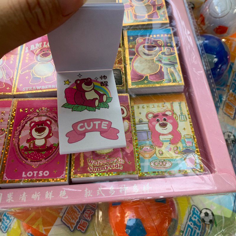 Sổ dán gấu dâu hottren