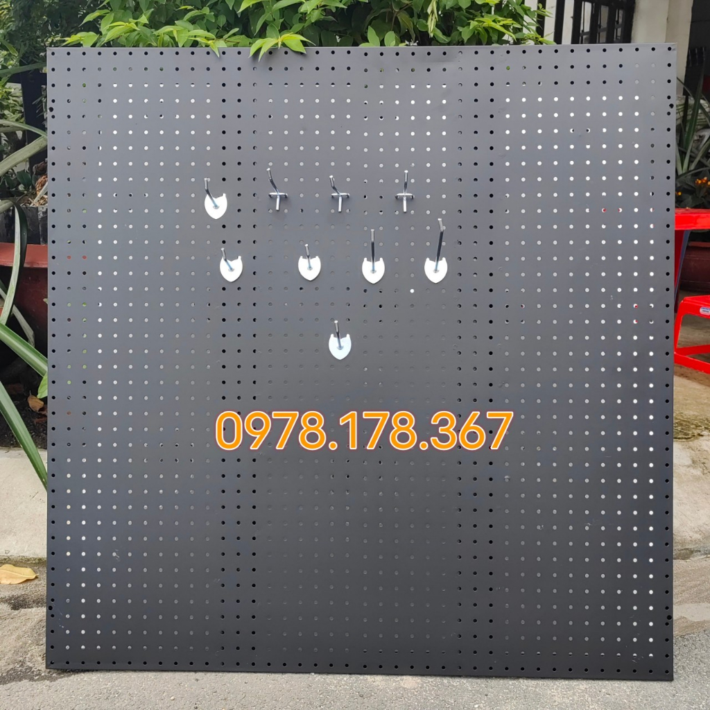 {HÀNG CAO CẤP} Tấm tôn đục lỗ cài móc treo phụ kiện - Dài 1m x Rộng 1m