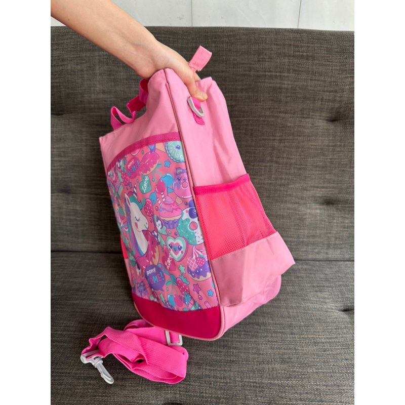 Túi học thêm bé gái.