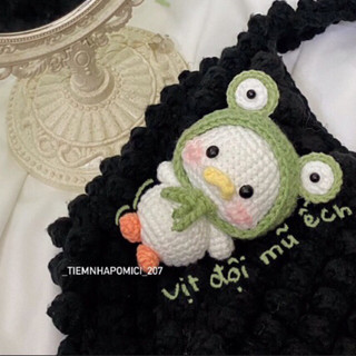 Móc khoá vịt đội mũ len