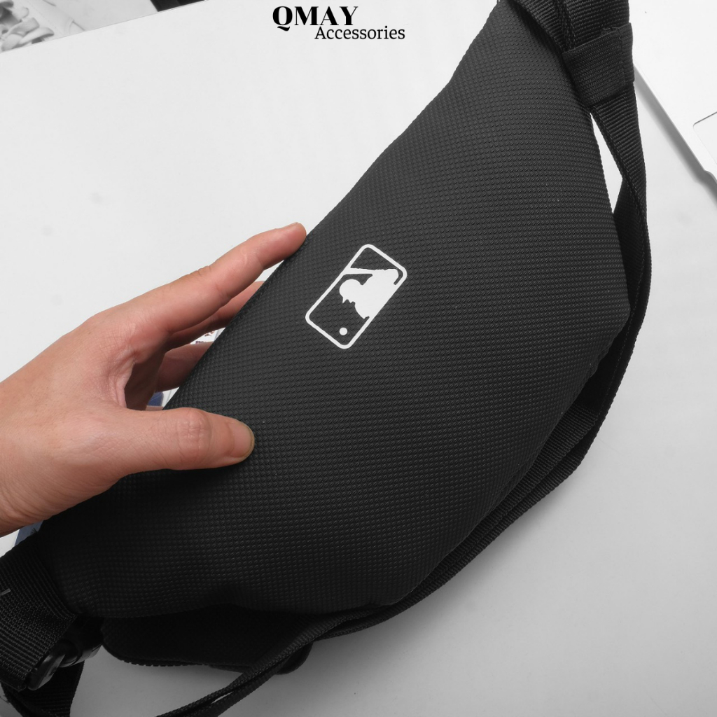 Túi Bao Tử Túi Đeo Hông MLB NEWYORK 2023 Chất Liệu Da Si PVC 100% Chống Nước Logo Kim Loại Kích thước 23cm x 15cm x 5cm