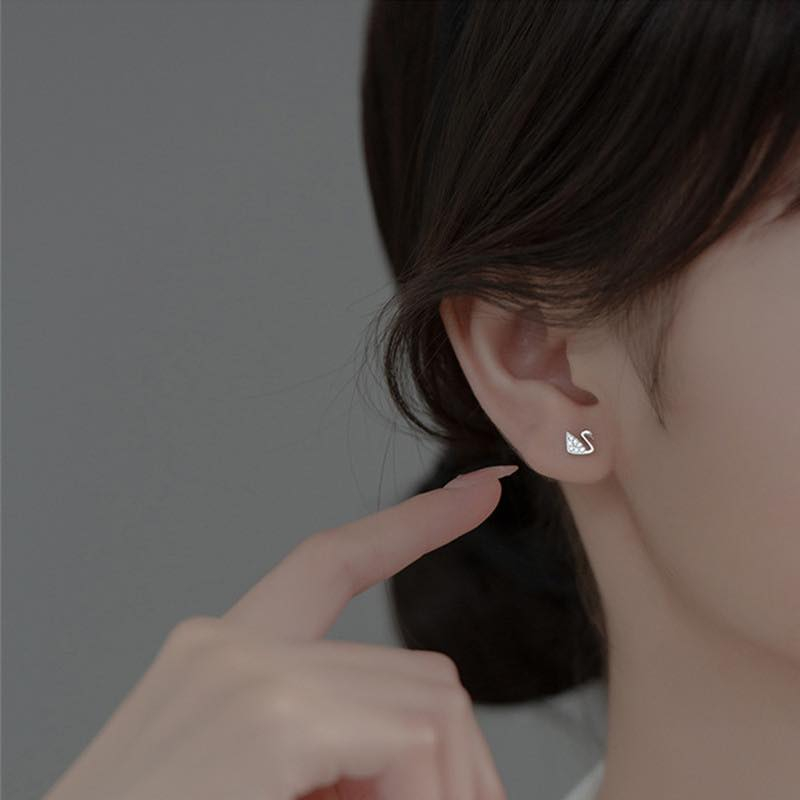 Khuyên tai bạc 925 thiên nga xinh xắn trẻ trung Dế Bạc