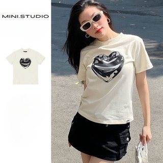 mini.studio- Áo thun BABYTEE BLACK HEART màu kem và đen, Áo baby tee form fit vừa vặn hình trái tim