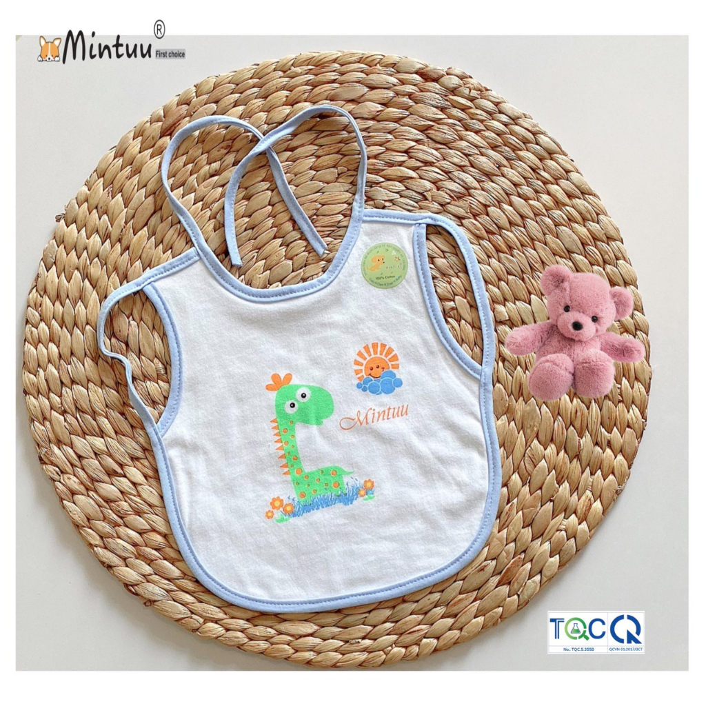 Yếm ăn dặm cho bé sơ sinh xỏ tay cột dây lót nilong, chất liệu vải 100% cotton, thương hiệu MINTUU