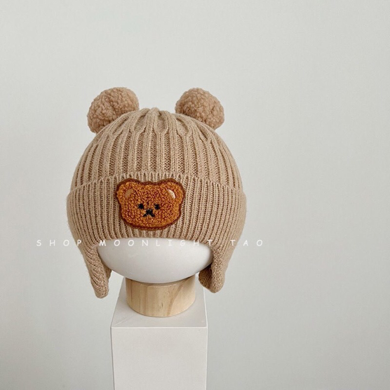 Mũ nón len bịt tai mùa đông cho bé đính hình gấu tai bông