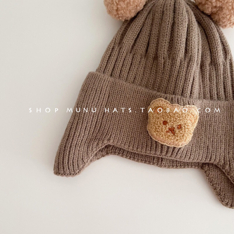 Mũ nón len bịt tai mùa đông cho bé đính hình gấu tai bông