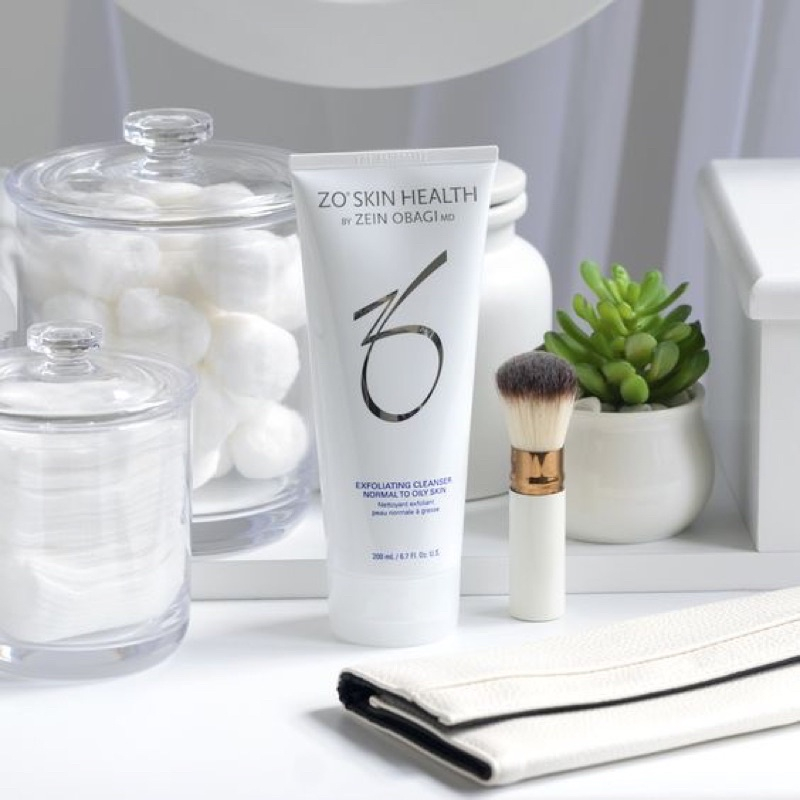 Sữa rửa mặt sạch sâu Zo Exfoliating Cleanser dành cho da thường đến thiên dầu