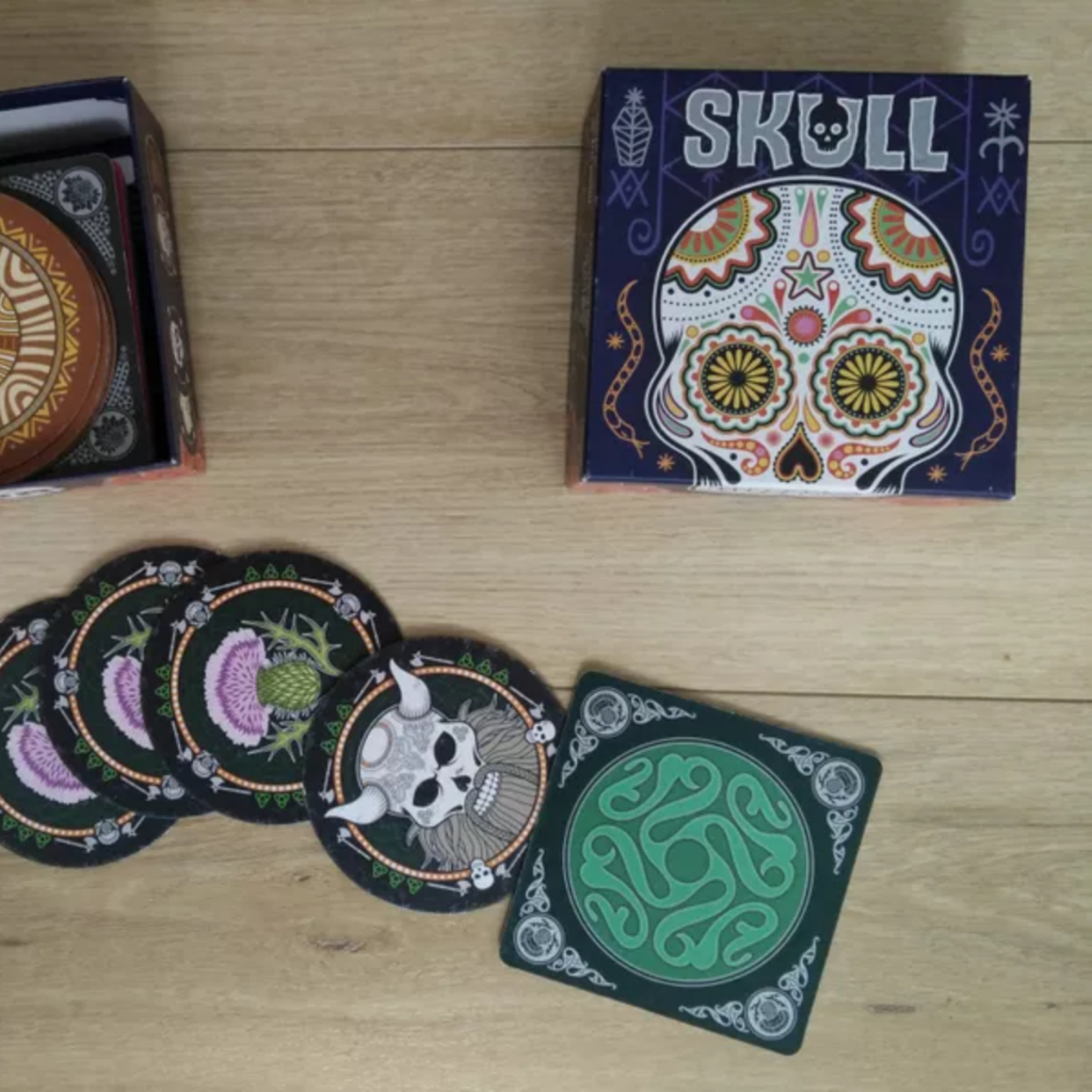 BỘ TRÒ CHƠI BOARD GAME SKULL - rò chơi thẻ bài 3 - 6 NGƯỜI