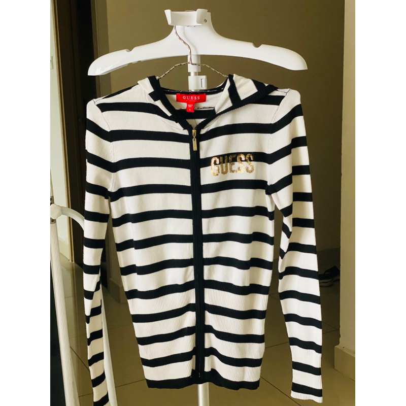Áo khoác len ôm body, hiệu Guess, size xs & S, auth chính hãng