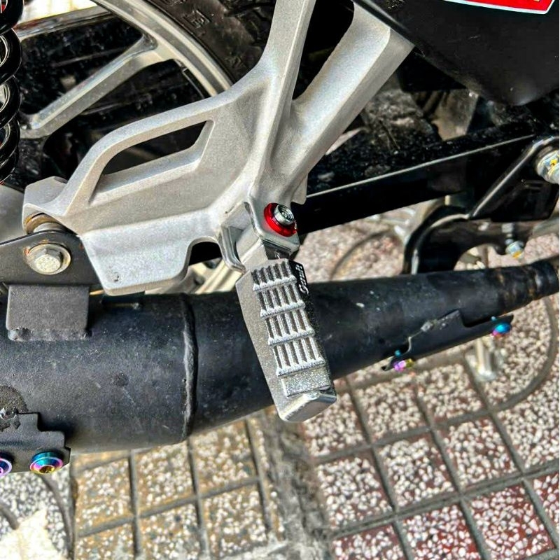 GÁC CHÂN TAKEGAWA NHÔM CNC  CHO TẤT CẢ CÁC DÒNG XE