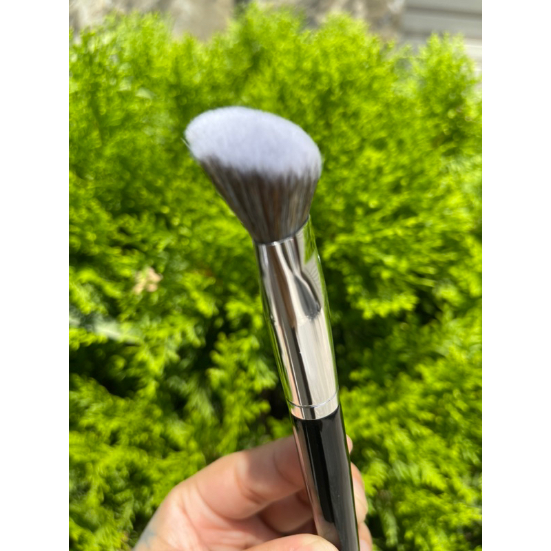 Cọ umi đánh kem nền và má hồng