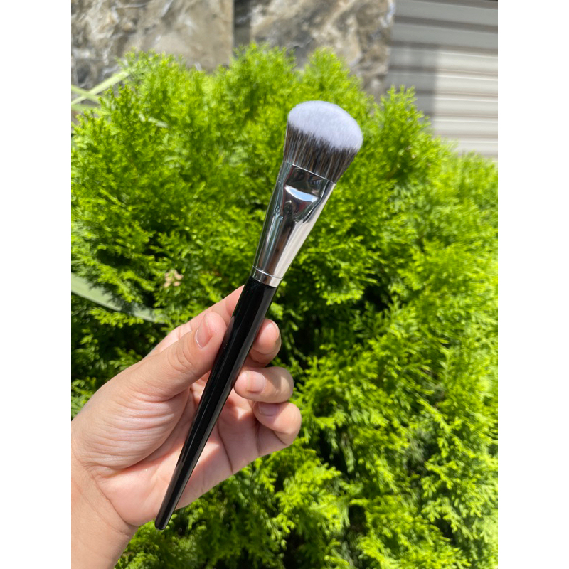 Cọ umi đánh kem nền và má hồng