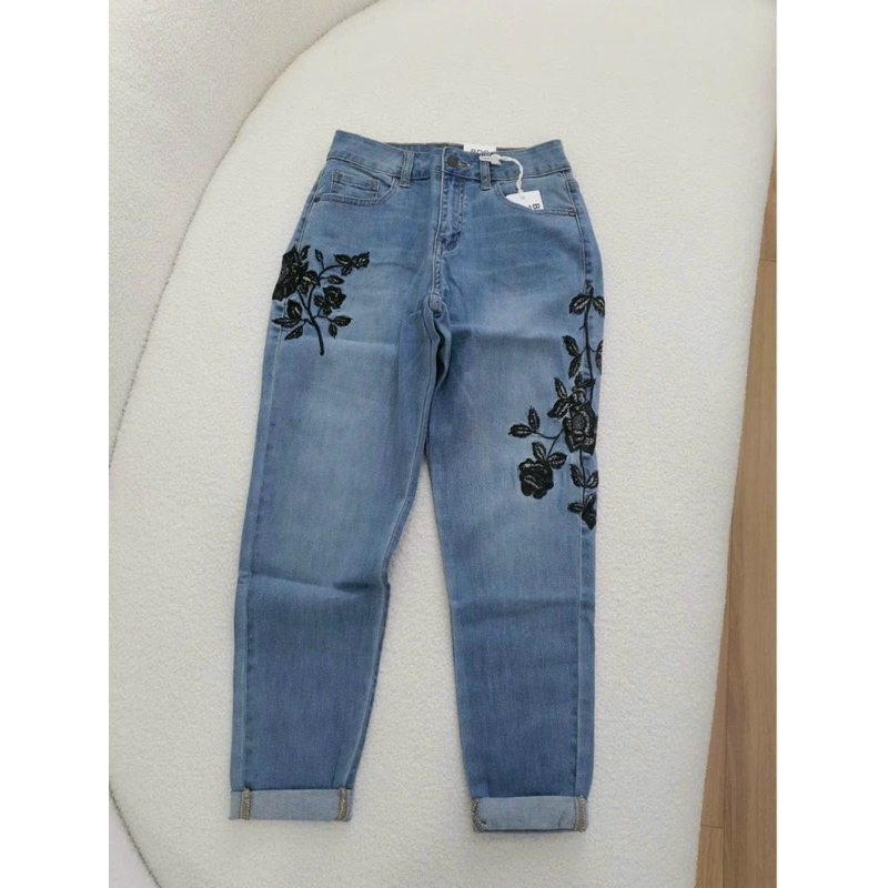 Quần jean baggy thêu