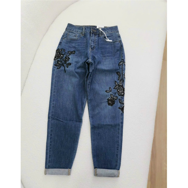 Quần jean baggy thêu