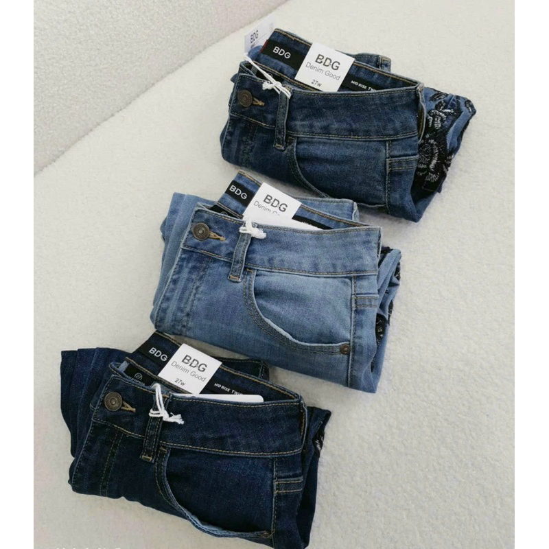 Quần jean baggy thêu