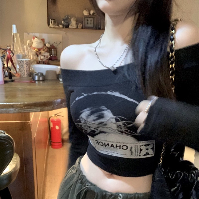 Áo kiểu nữ dài tay trễ vai màu đen in hoạ tiết thời trang nữ Herbi