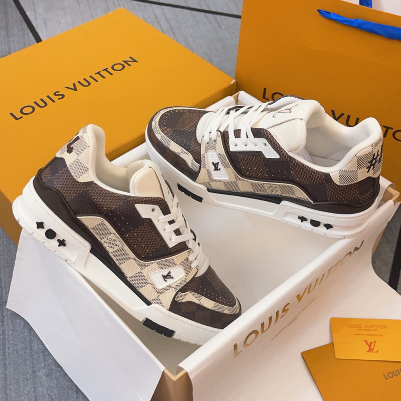 GIÀY L’V TRANER #54 MONORGAM TRẮNG NÂU LAI AU SC