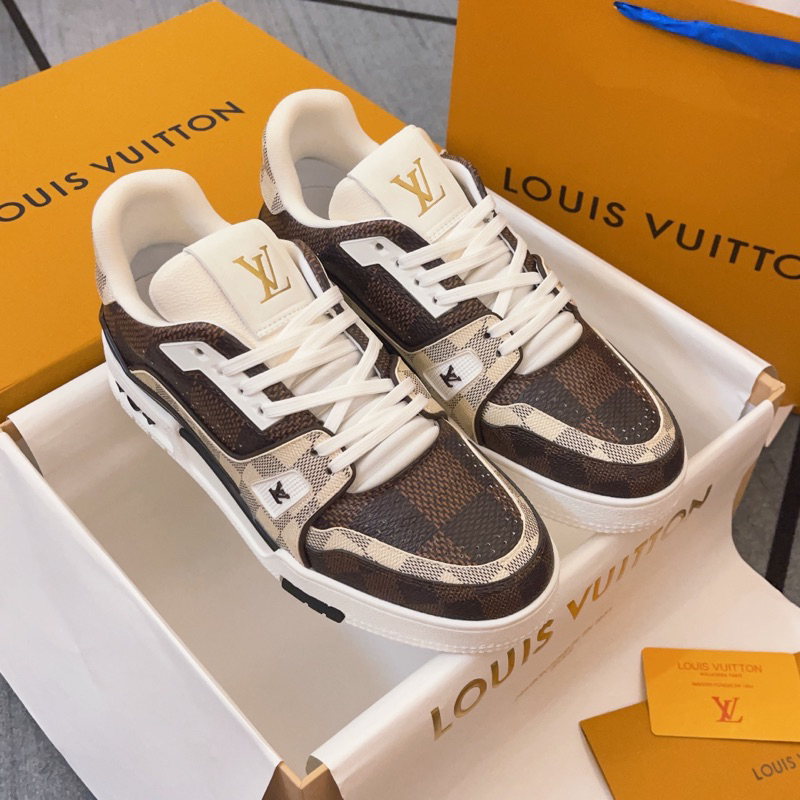 GIÀY L’V TRANER #54 MONORGAM TRẮNG NÂU LAI AU SC