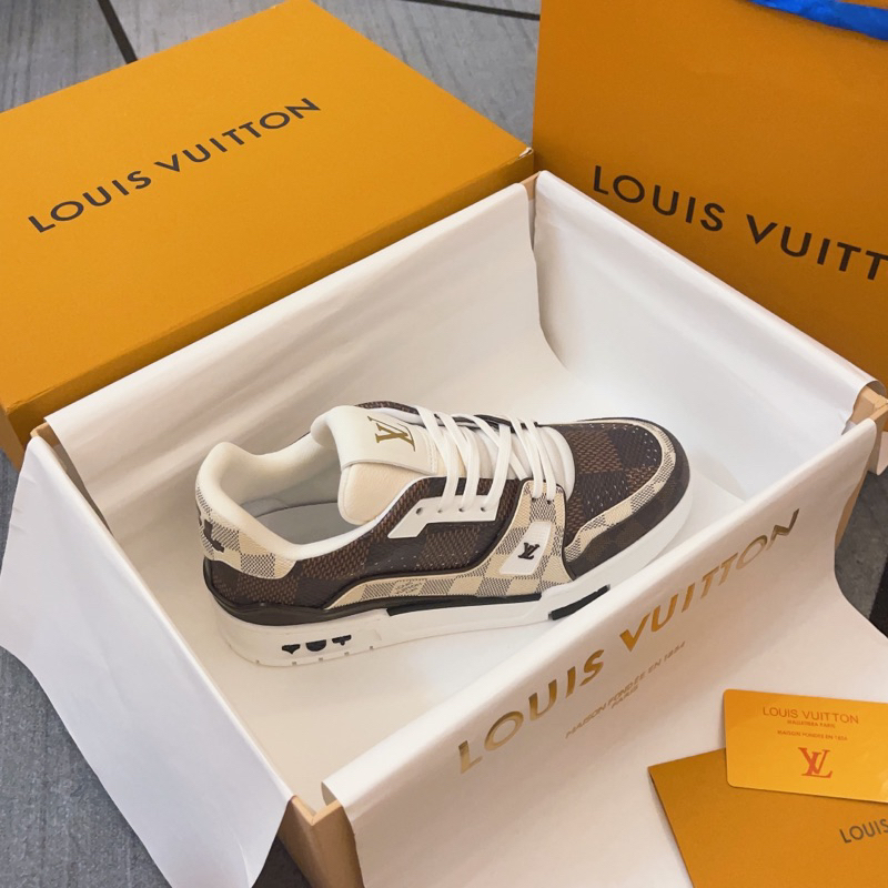 GIÀY L’V TRANER #54 MONORGAM TRẮNG NÂU LAI AU SC