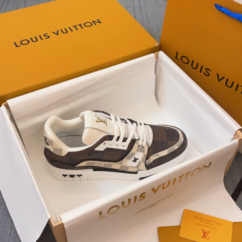 GIÀY L’V TRANER #54 MONORGAM TRẮNG NÂU LAI AU SC