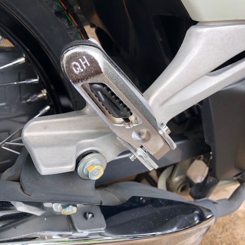 GÁC CHÂN TAKEGAWA NHÔM CNC  CHO TẤT CẢ CÁC DÒNG XE