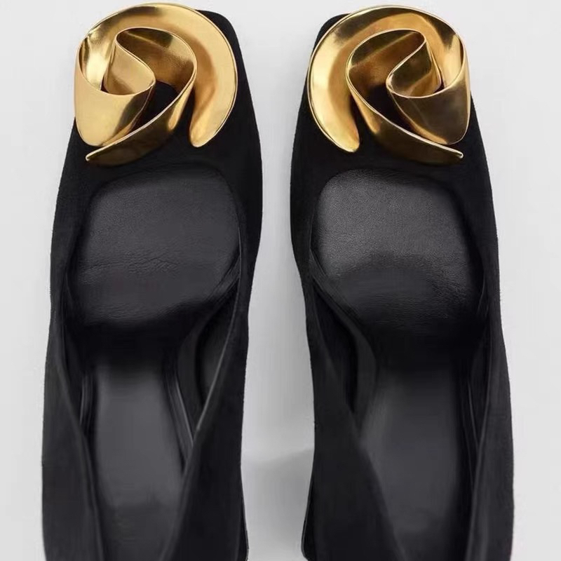 ORDER 🌸 ZR Giày mũi vuông hoa kim loại xoắn 9cm