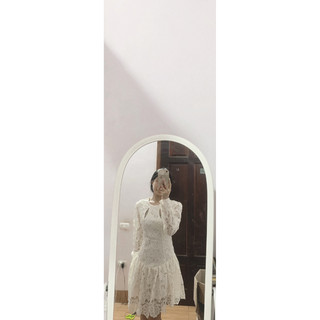 váy ren trắng