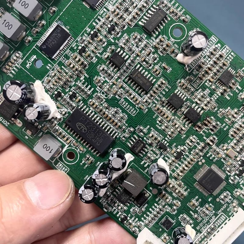 Mạch chức năng âm thanh hai chíp TPA3118