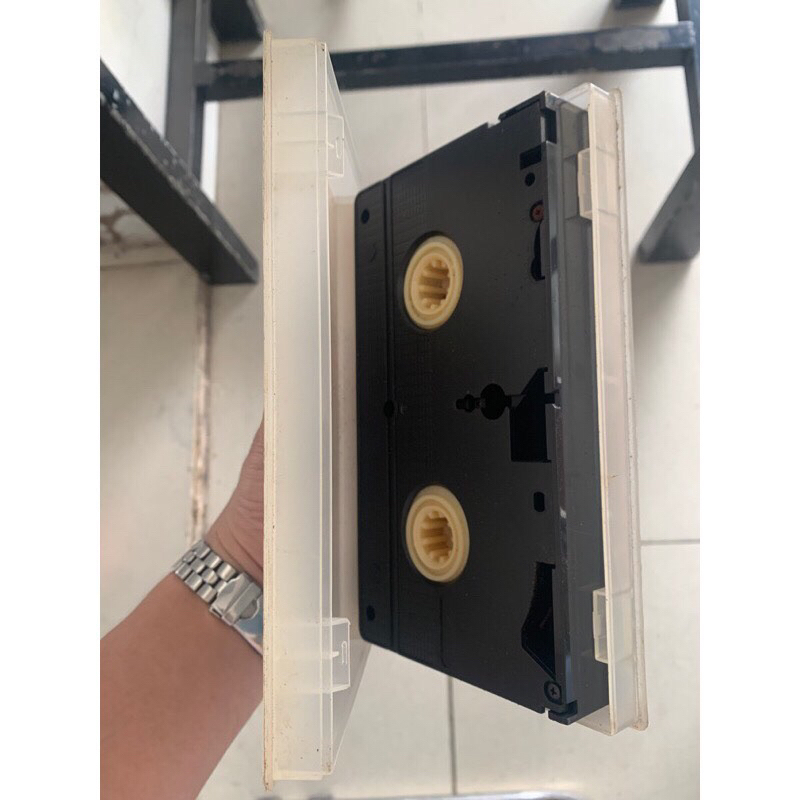 10 băng video VHS cũ đã qua sử dụng .băng phim, ca nhạc, quay hình ảnh gia đình..v.v