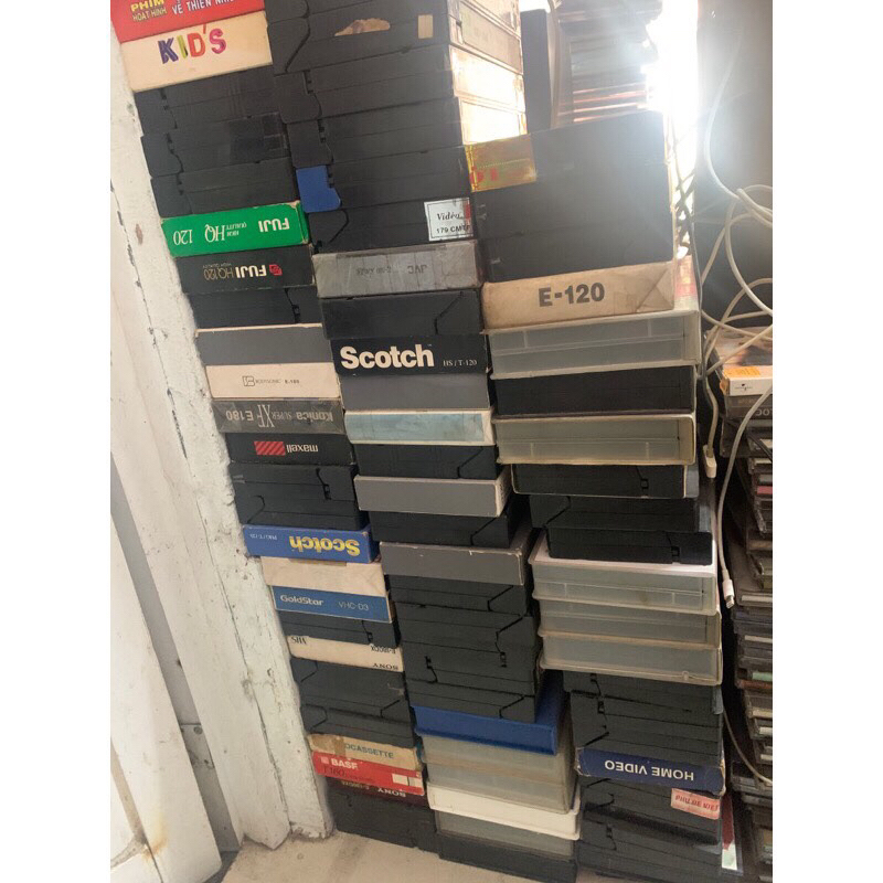10 băng video VHS cũ đã qua sử dụng .băng phim, ca nhạc, quay hình ảnh gia đình..v.v