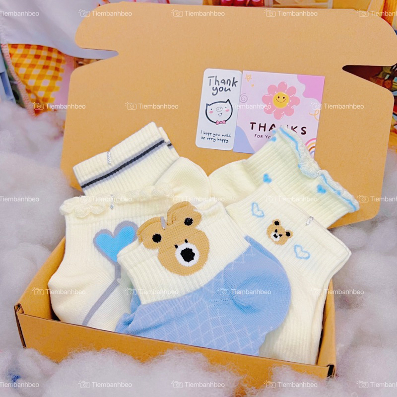 Bộ quà tặng có kèm vớ cho người bạn yêu thương