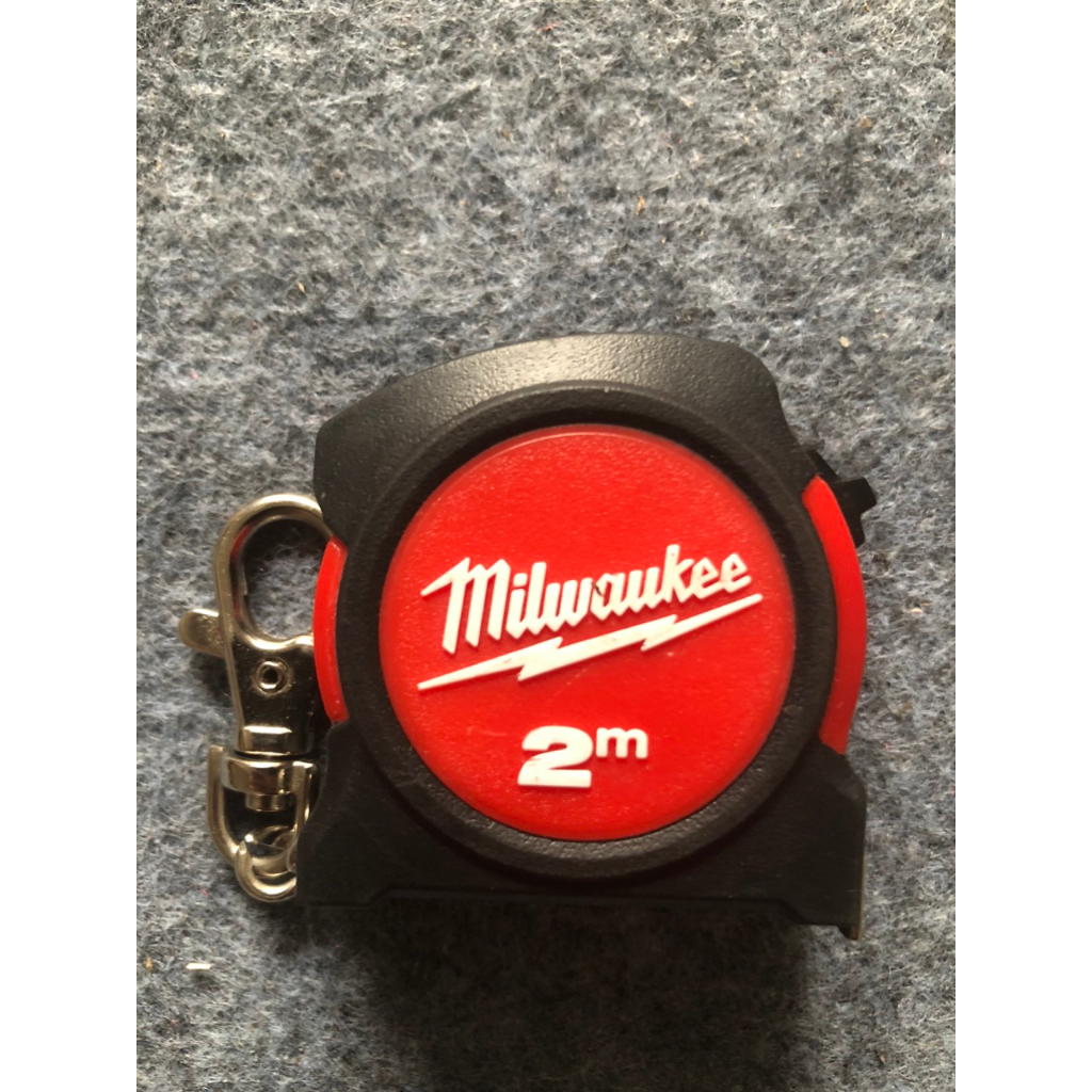 Thước cuộn Milwaukee chính hãng thước dây Mil, đo lường chính xác và linh hoạt Thước có vạch chia rõ ràng, dễ đọc