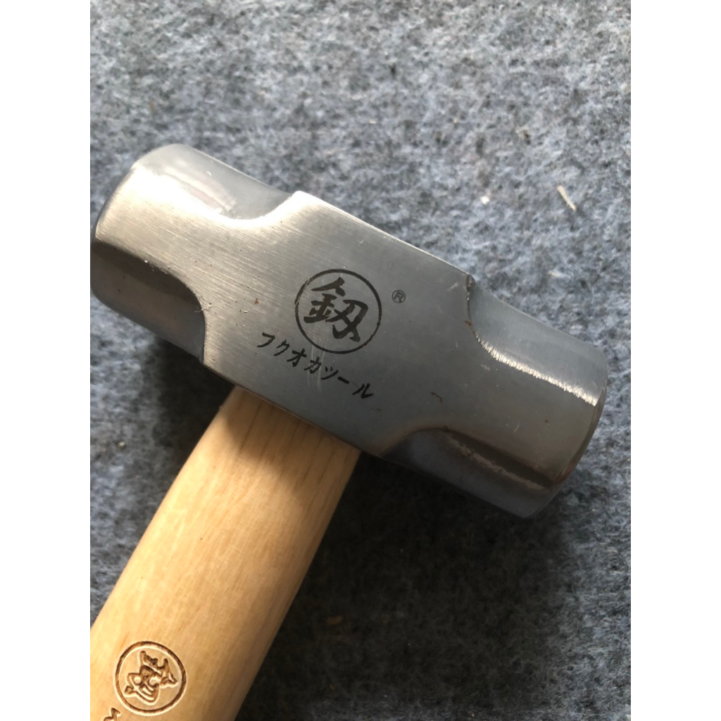 Búa Vuông FO - 6028B FuKuoka Tiện Dụng - Nhỏ Gọn, Tay cầm làm từ gỗ thông Làm Từ Vật Liệu Chắc Chắn Dụng Để Đóng Đinh