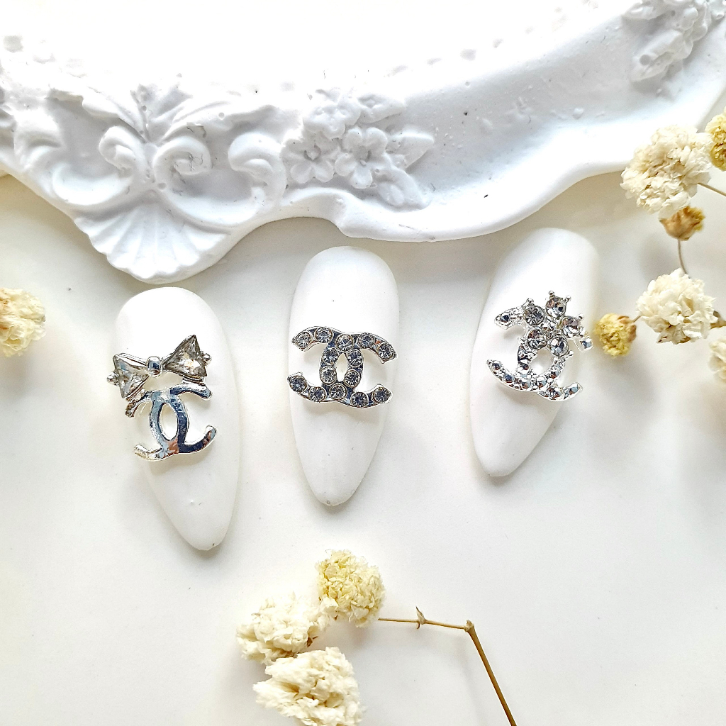 Charm logo thương hiệu charm nail charm đá gắn móng tay móng chân Xoài Nail_Bảng 1.1