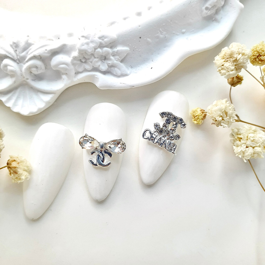 Charm logo thương hiệu charm nail charm đá gắn móng tay móng chân Xoài Nail_Bảng 1.1