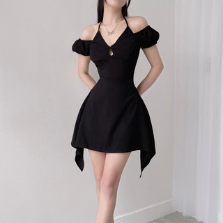 Đầm trễ vai cổ yếm giọt nước