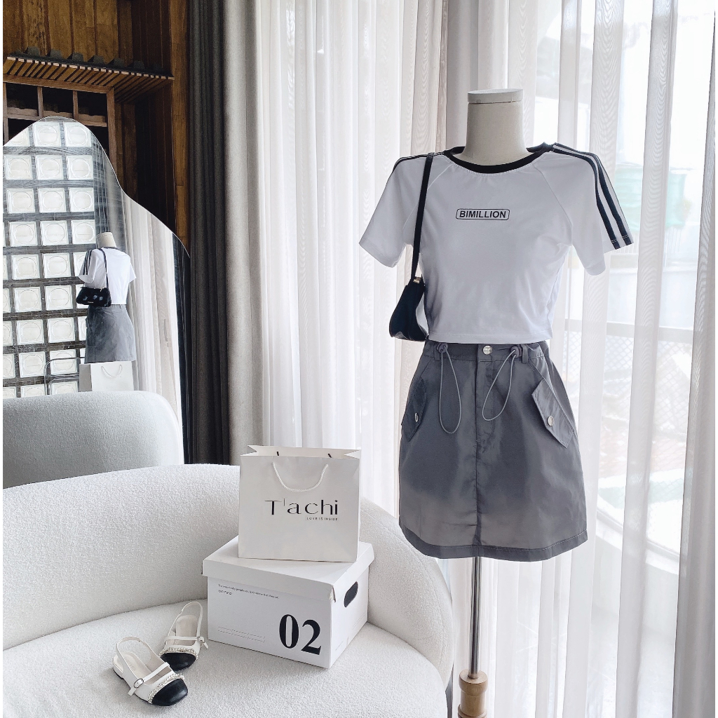 SET ÁO CROPTOP TRẮNG VIỀN ĐEN + CHÂN VÁY XÁM RÚT DÂY