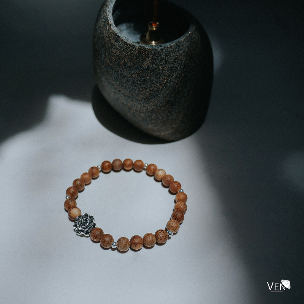 Vòng Tay Trầm Lào 6 Li Mix Charm Bạc Thái Thời Trang - Chuỗi Tràng Trầm Hương Phong Thuỷ Cao Cấp