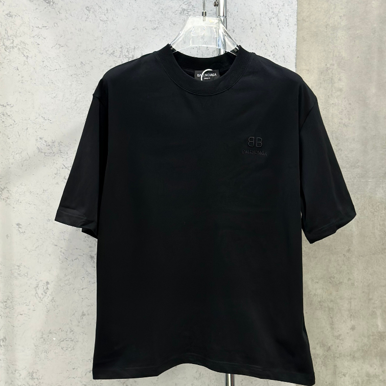 Áo phông T-shirt Balenciaga logo nổi ngực chữ lưng LA on web