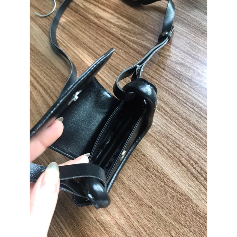 Túi da đeo chéo quà tặng Loreal