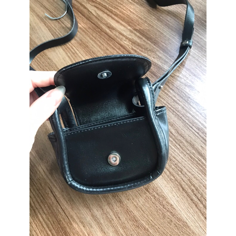 Túi da đeo chéo quà tặng Loreal